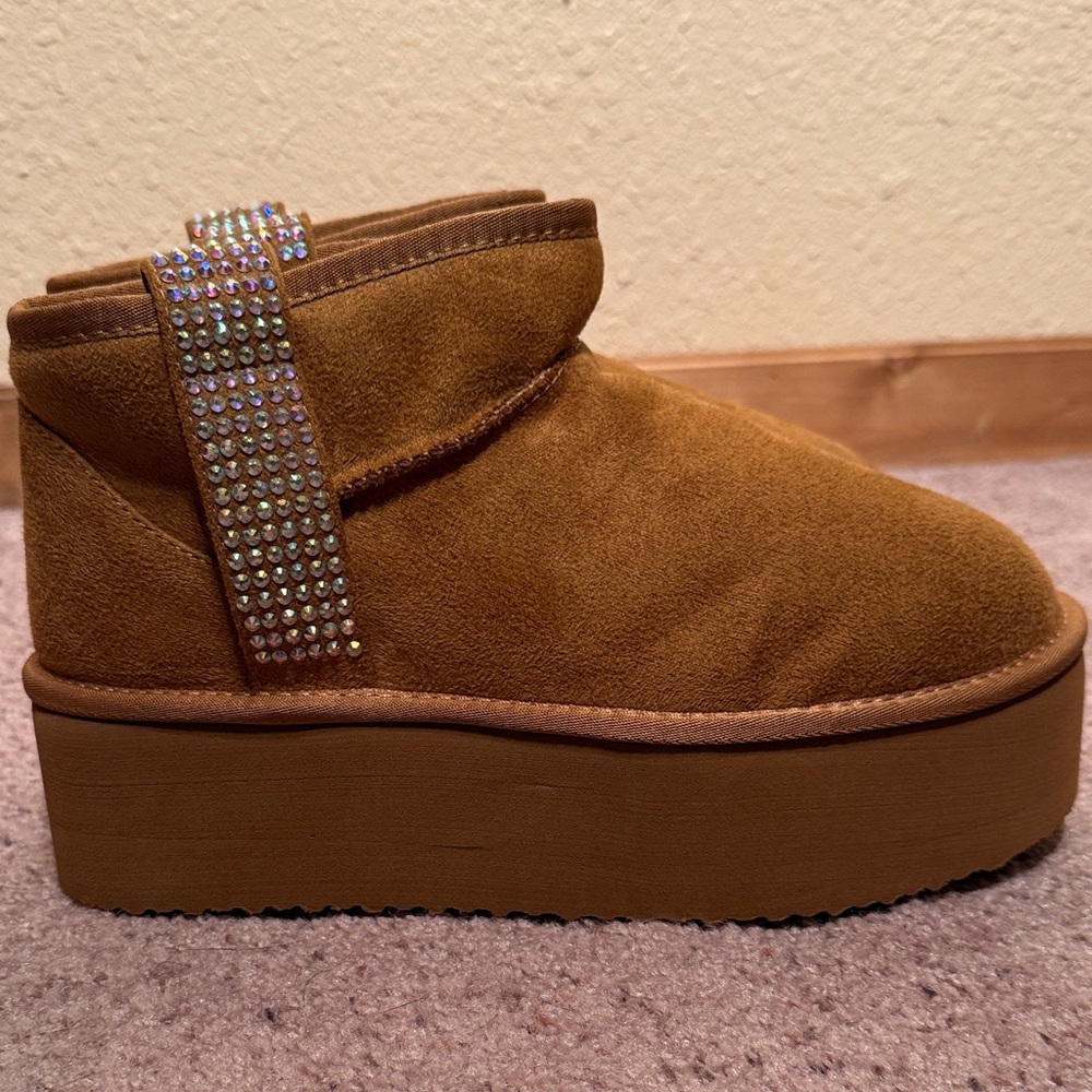 Chestnut tan platform fur booties boots with rhinestones women’s 8.5 new - Picture 2 of 9